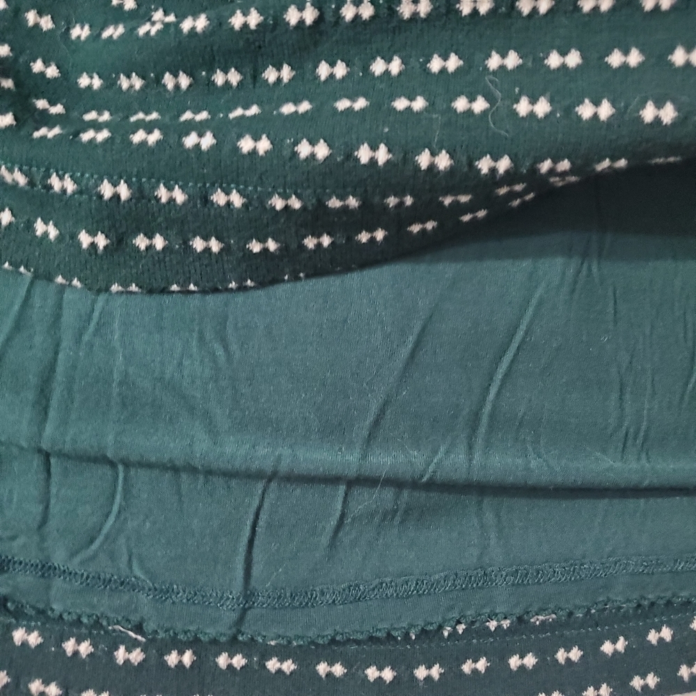 Green Patterned V-Neck Long-Sleeve Wrap Dress - Picture 9 of 12